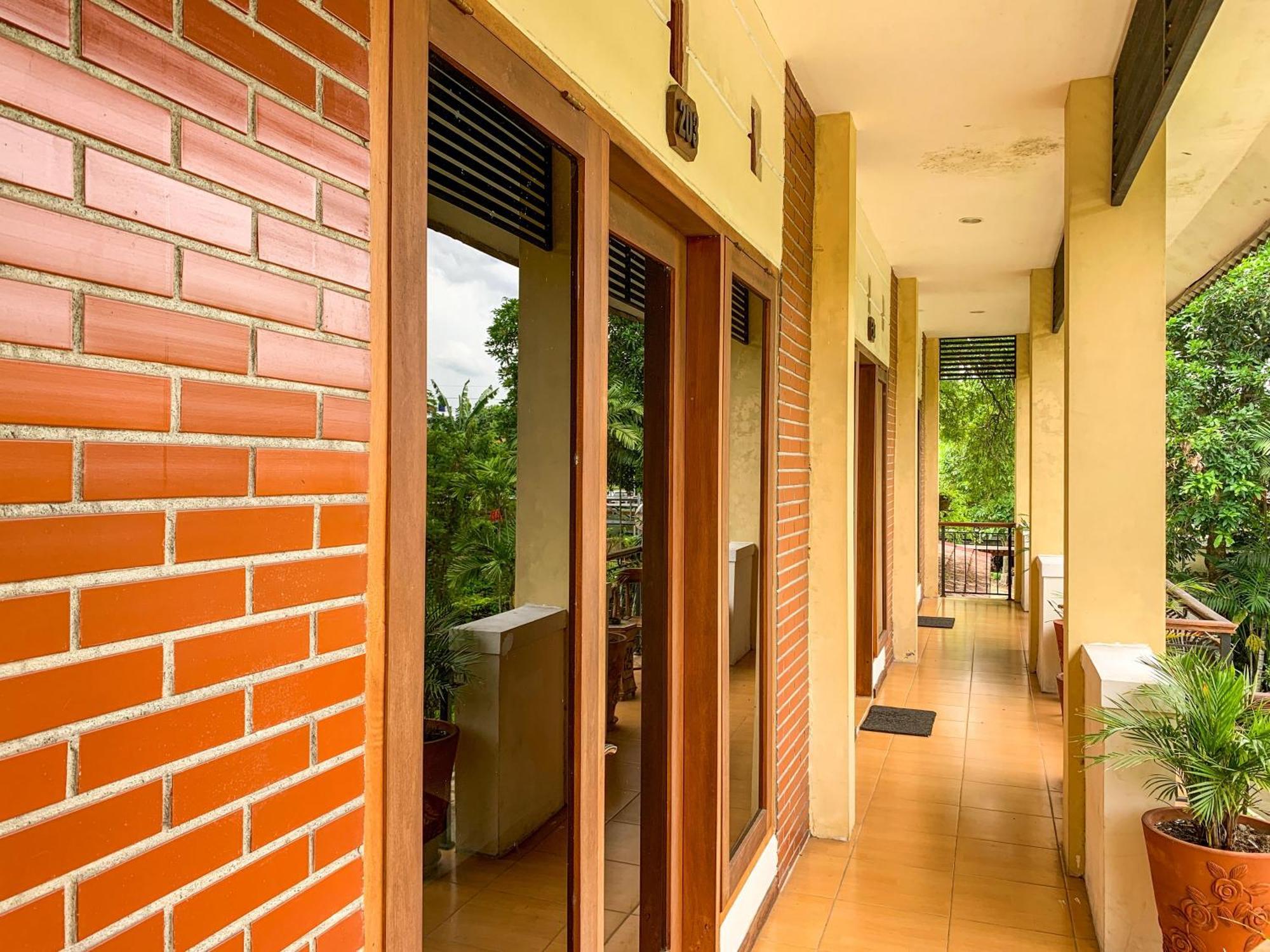 Urbanview Sasono Putro Condoongcatur By Reddoorz Kejayan Екстер'єр фото